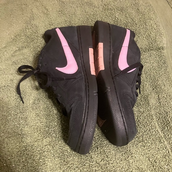 NIKE AIR low top leather black and pink women’s shoes size 9 - Picture 5 of 11